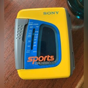Sony Sports Walkman AM/FM Yellow